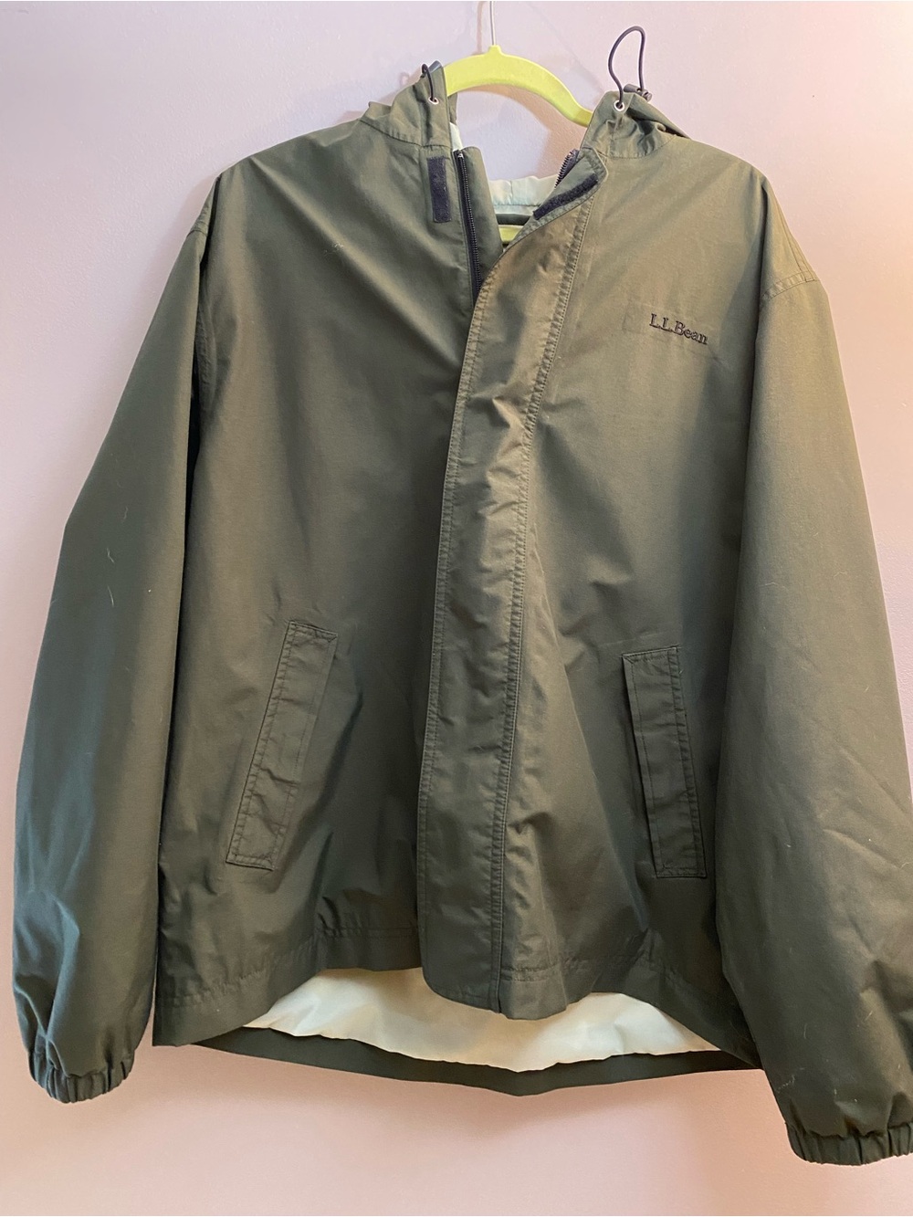 L.L. Bean Men's Olive Green Raincoat with Nylon Lining